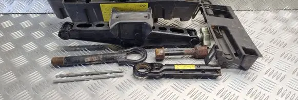 Renault Espace IV Tool set 8200049294B 8200127794