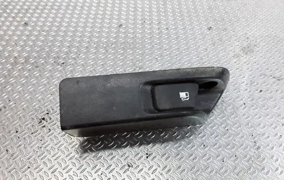 Toyota Auris 150 Fuel tank opening switch 