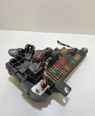 BMW 5 E60 E61 Fuse module 6906618 518956024