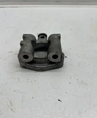 Chevrolet Trax Driveshaft support bearing bracket 13101631