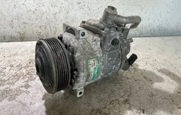 Volkswagen Golf V Air conditioning (A/C) compressor (pump) 1K0820803G 8675F 02777703464