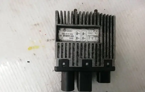 Volkswagen Transporter - Caravelle T5 Fan control module 3B0919506 898999000