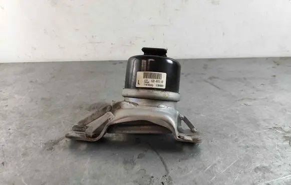 Land Rover Discovery Sport Engine mount bracket LR024729