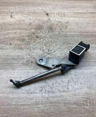 Headlight/headlamp level sensor