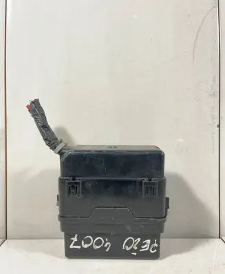Peugeot 4007 Relay mounting block 