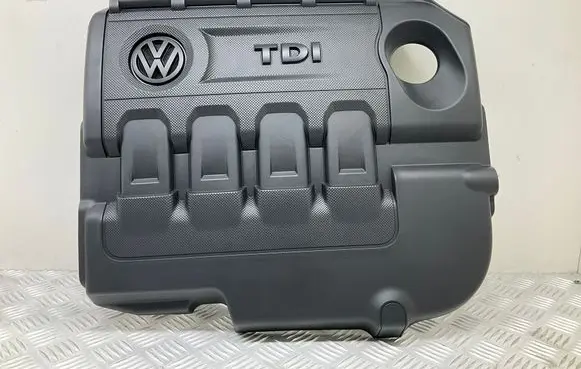 Engine cover (trim)