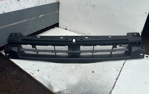 Opel Vivaro Top upper radiator support slam panel 620300101R 93856003