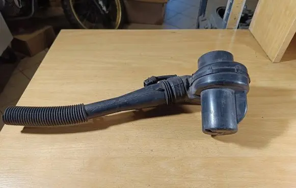 Opel Omega B1 Secondary air pump 90493287