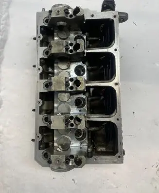 Volkswagen PASSAT B6 Engine head 038103373R