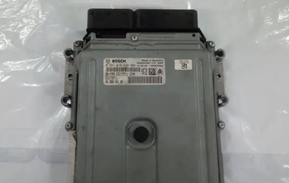 Citroen C5 Engine control unit/module 0281015415