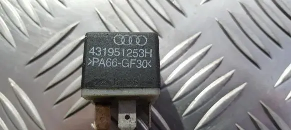 Volkswagen PASSAT B5 Other relay 431951253H