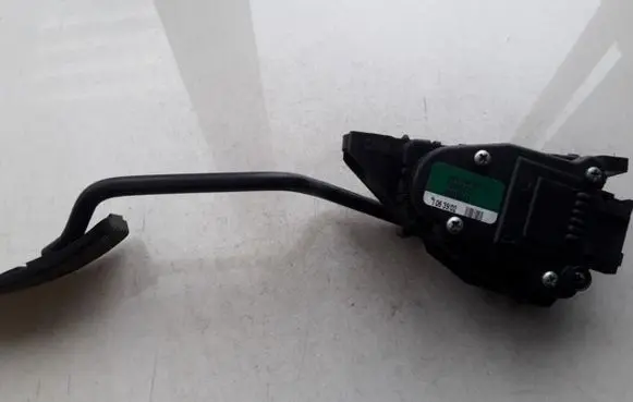 Mitsubishi Space Star Accelerator throttle pedal m865643 30865643