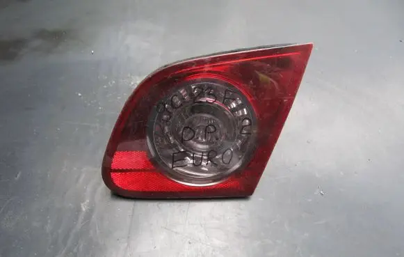 Volkswagen PASSAT B6 Tailgate rear/tail lights ZSB3C5945094E