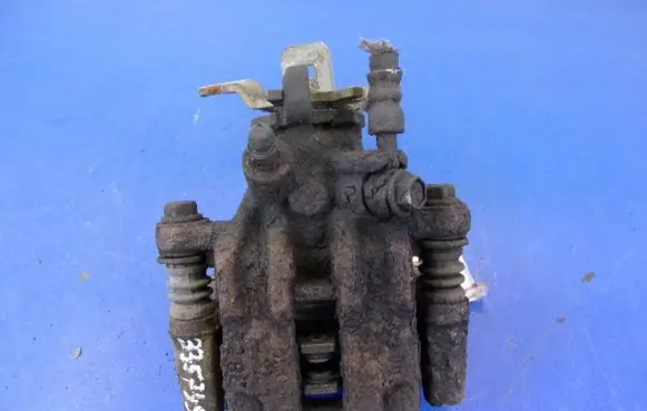 Nissan Primera Rear brake caliper