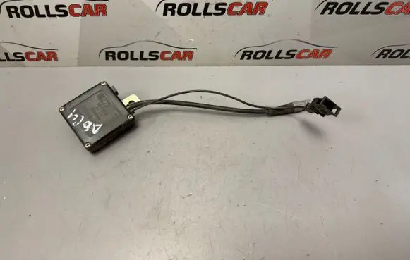 Audi A6 S6 C4 4A Aerial antenna amplifier 701035577A