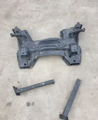 Citroen C3 Picasso Engine mount bracket