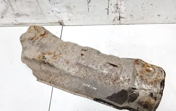 Mazda MPV Exhaust heat shield 