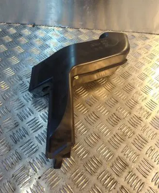 Audi A8 S8 D3 4E Cabin air duct channel 4E2819801B