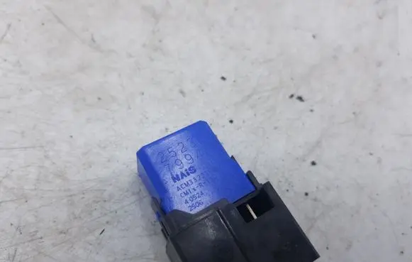 Nissan X-Trail T30 Other relay 2523079945 ACM33221