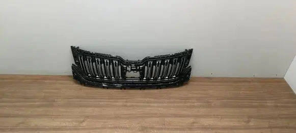 Skoda Kodiaq Front bumper upper radiator grill 565853663E