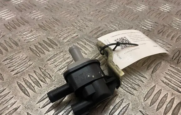 Toyota RAV 4 (XA50) Vacuum valve 9091012279
