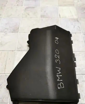 BMW 3 E46 Fuse box cover 7521582