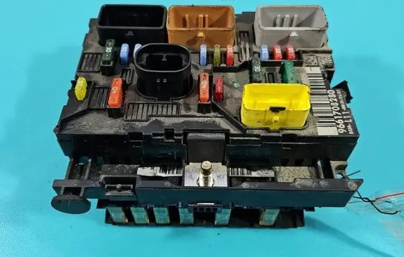 Peugeot 207 Central body control module 9661708280 IMPRK1541615