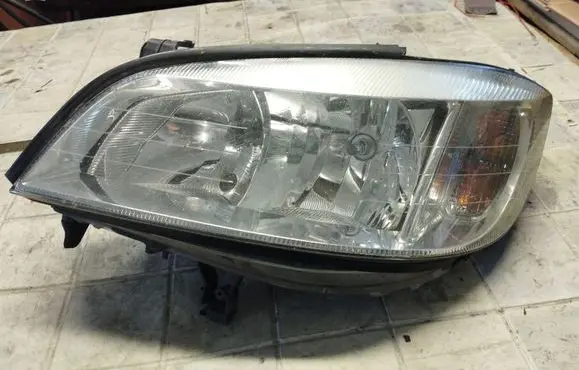 Opel Zafira A Headlight/headlamp 89100054