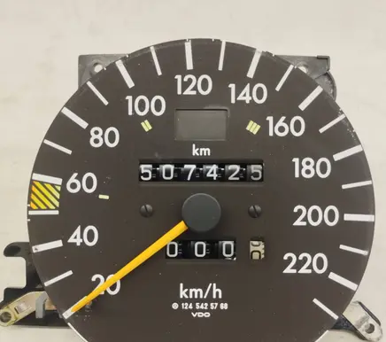 Mercedes-Benz E W124 Speedometer (instrument cluster) 1245425768 A1245425768
