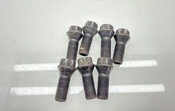Nuts/bolts