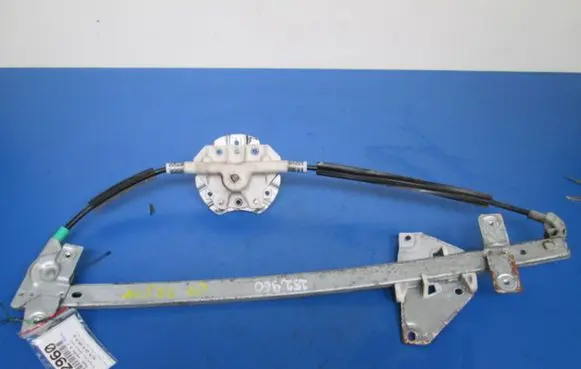 Mitsubishi Space Star Front door window regulator with motor