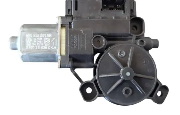 Volkswagen Polo V 6R Front door window regulator motor 0130822531 E850201006 6R0959801AB