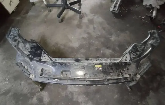 Volvo V70 Top upper radiator support slam panel 