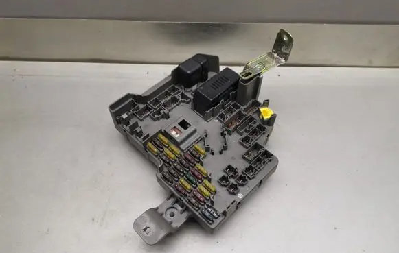 Honda Legend III KA9 Fuse module 38800SZ3G03