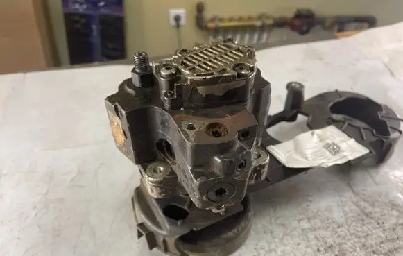 Audi A8 S8 D3 4E Fuel injection high pressure pump 2445110030 05084023884