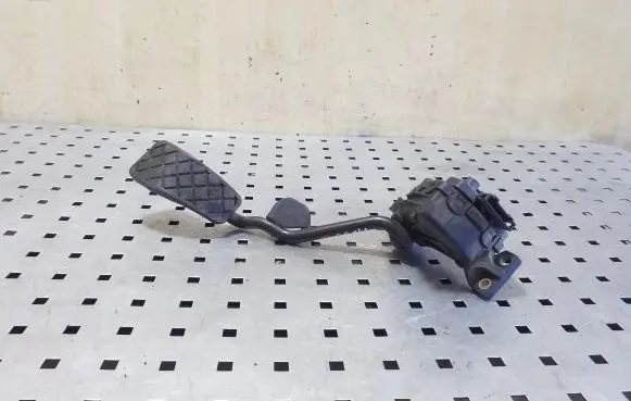Audi A6 S6 C5 4B Accelerator throttle pedal 8D2721523B 6PV008026