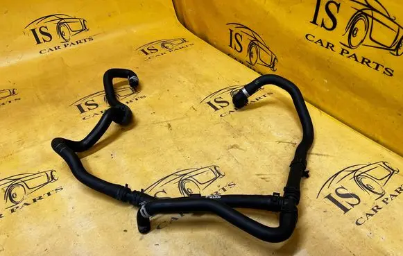 Land Rover Discovery 5 Engine coolant pipe/hose 