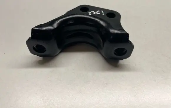 Mercedes-Benz ML W164 Sway bar bush bracket, front 1643230063 A1643230063