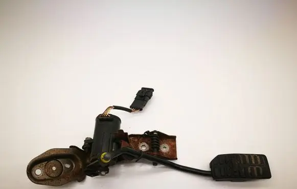Nissan Almera N16 Accelerator throttle pedal 0281002425