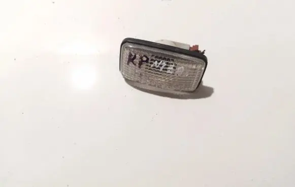 Nissan X-Trail T30 Front fender indicator light 6r019525