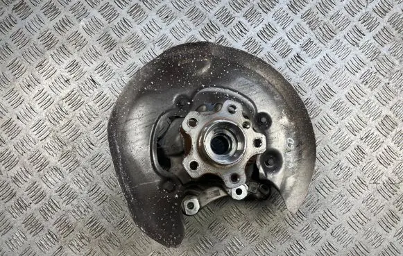BMW 3 G20 G21 Rear wheel hub 6898483