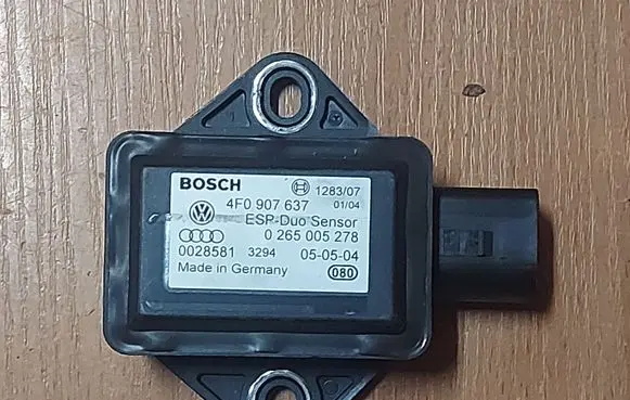Audi A6 S6 C6 4F ESP acceleration yaw rate sensor 4F0907637