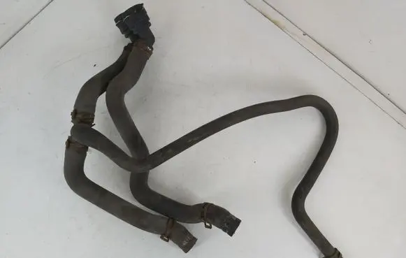 Volkswagen Golf IV Engine coolant pipe/hose