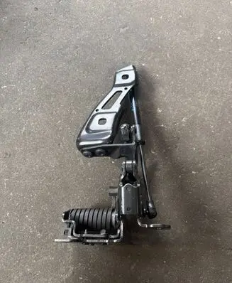 BMW 4 G22 G23 G24 G26 Tailgate/trunk/boot hinge 8495768