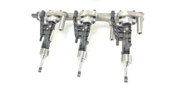 BMW M5 Fuel injector supply line/pipe 