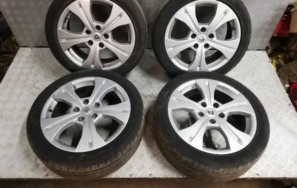 Renault Megane III R17 alloy rim 