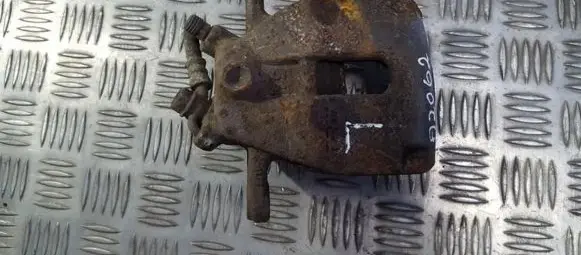Suzuki Swift I Front brake caliper