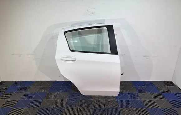Toyota Yaris Rear door 