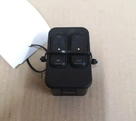 Opel Zafira A Electric window control switch 13363201