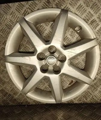 Toyota Prius (XW20) R16 wheel hub/cap/trim 